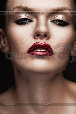 Retrato de la mujer con los labios rojos | Foto de alta resolución |ID 4770292