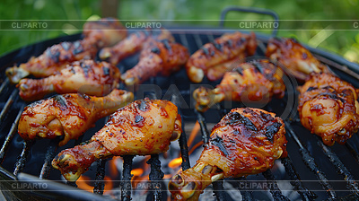 Gebratenes Hähnchenschenkel auf dem Grill. Gegrillte Hähnchenschenkel | Foto mit hoher Auflösung |ID 7546198